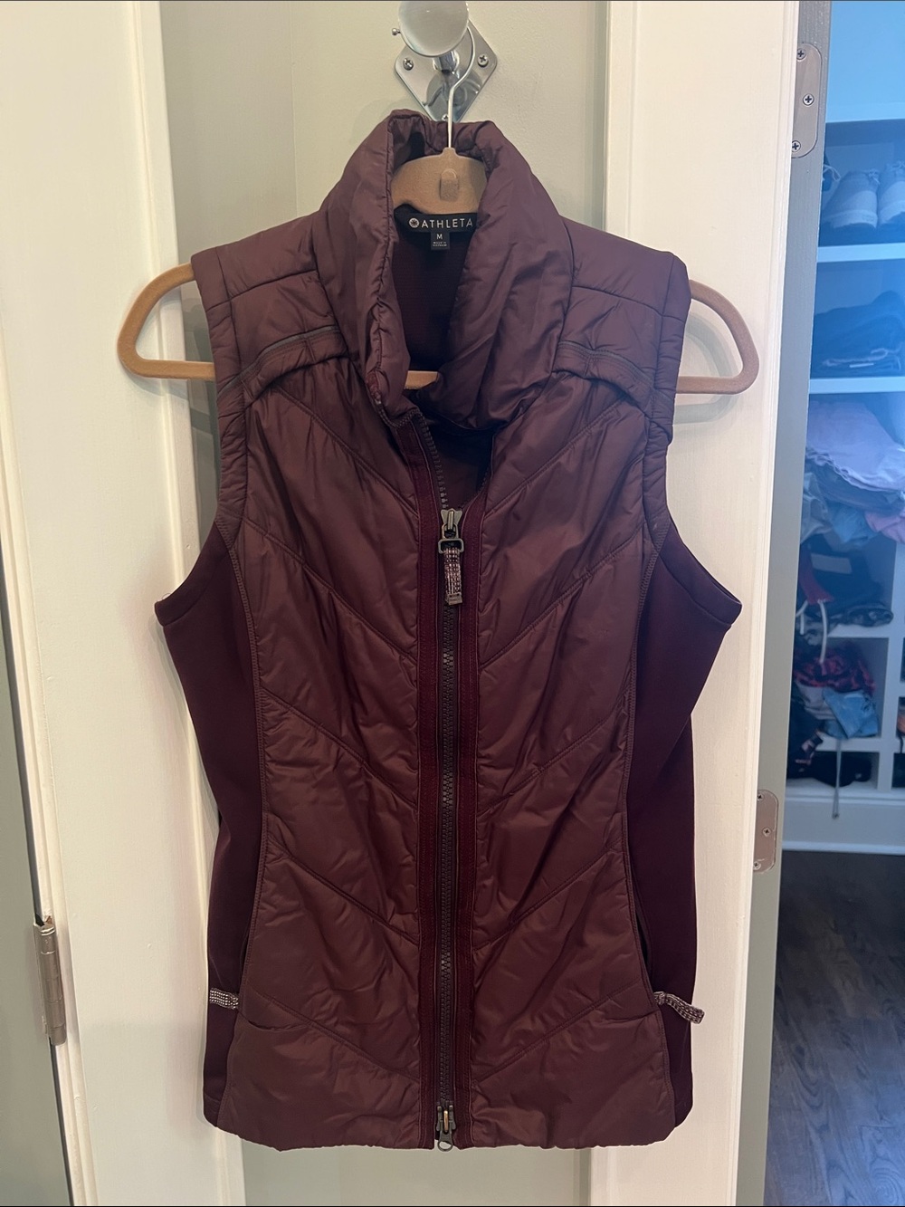 Athleta Quilted Insulated Vest in Maroon